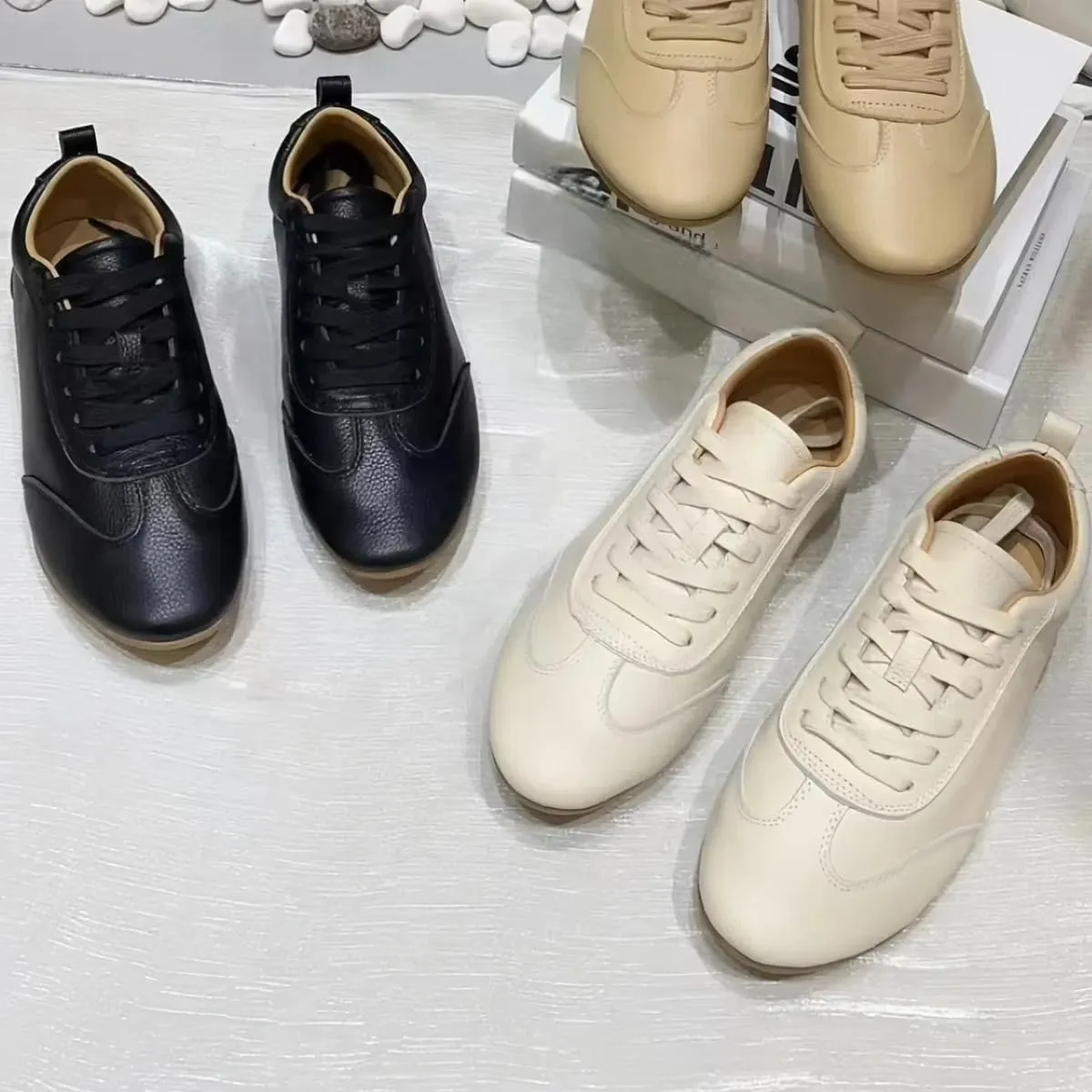 Classic Lace-up White Sneakers for Women Soft-Soled and Soft-surfaced Genuine Leather Flats Shoes Sporty Light Activities Casual Wear Office Work