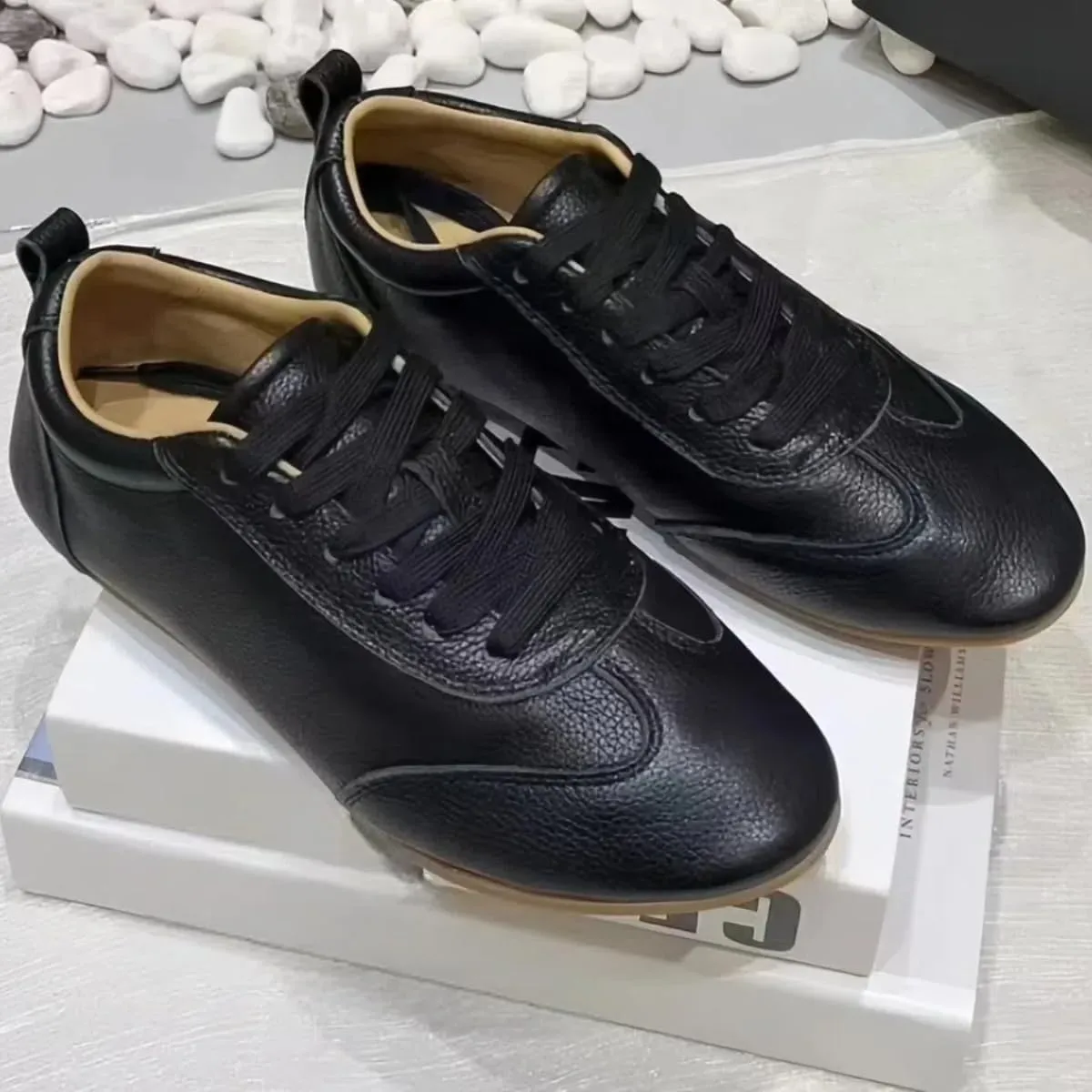 Classic Lace-up White Sneakers for Women Soft-Soled and Soft-surfaced Genuine Leather Flats Shoes Sporty Light Activities Casual Wear Office Work