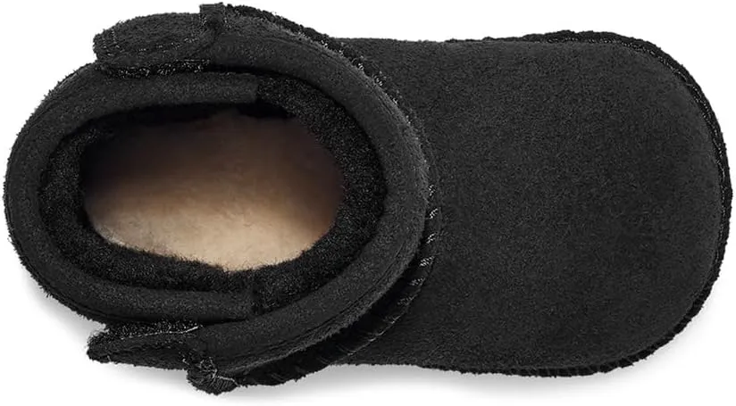 UGG Unisex-Baby Classic Fashion Boot