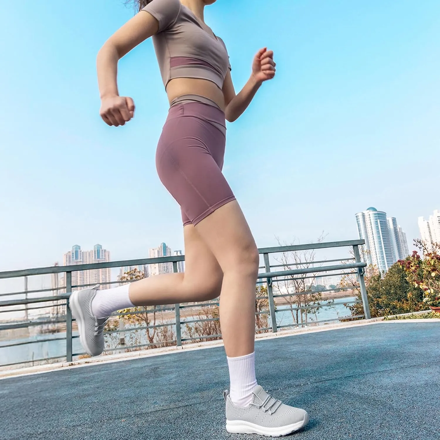 Wide Toe Box Shoes Women Non-Slip Wide Width Sneakers Ultra Light Extra Wide Road Running Shoes for Women Breathable Tennis Walking Gym Workout Trainer 5.5-11.5